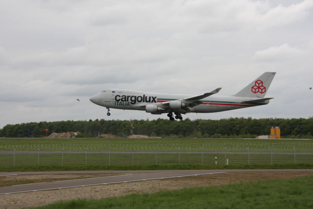 Boeing 747-200 (LX-KCV) - Lombardia