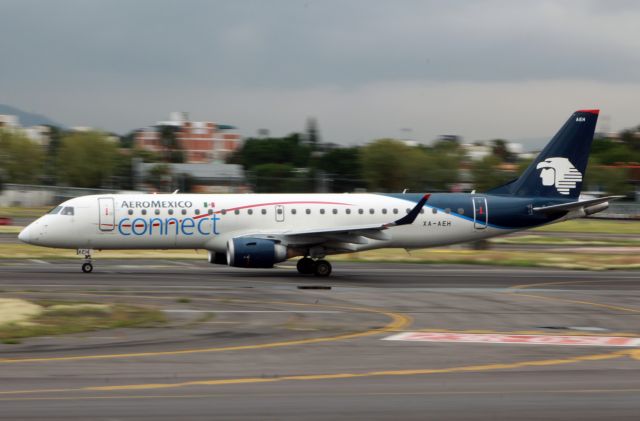 Embraer ERJ-190 (XA-AEH) - AeroMexico Connect / Embraer ERJ-190AR / MSN 68 / XA-AEH / MMMX 09/2020