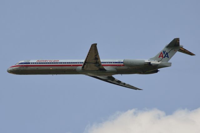 McDonnell Douglas MD-80 (N962TW) - American - MD80 - N962TW - Departing KDFW 07/01/2013