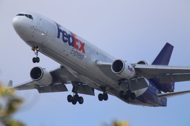 Boeing MD-11 (N584FE)