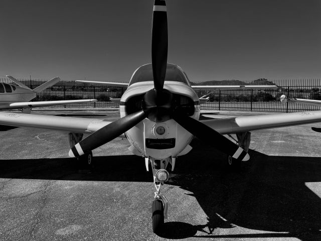 Beechcraft Bonanza (33) (N954R)