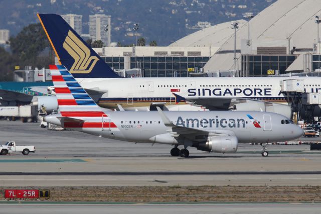 Airbus A319 (N9023N)