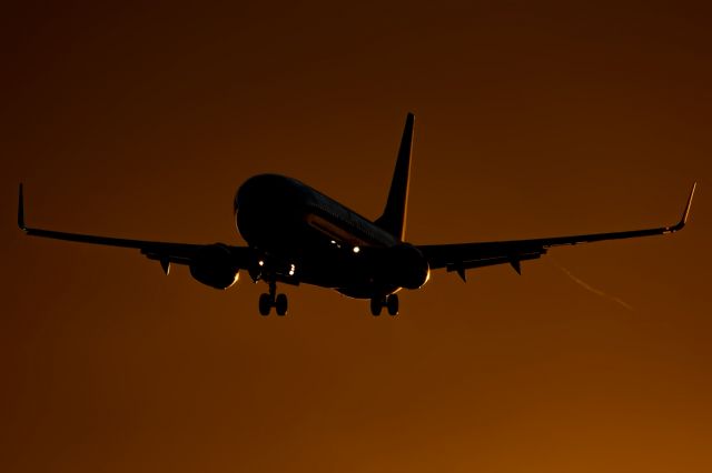 Boeing 737-800 (EI-EKN) - TENERIFE SURbr /05/12/2016