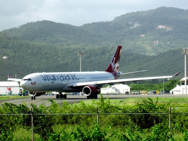 Airbus A330-300 (G-VWAG)