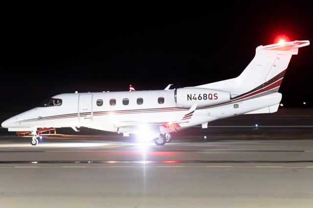 Embraer Phenom 300 (N468QS)