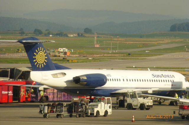 Fokker 70 (9A-BTD)