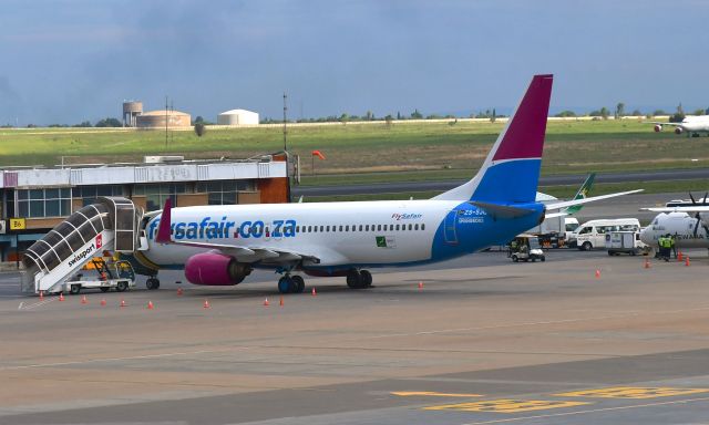 Boeing 737-800 (ZS-SJO) - FlySafair Boeing 737-8BG(WL) ZS-SJO in Johannesburg
