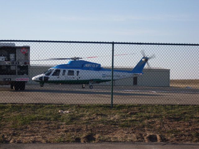 Sikorsky S-76 (N911LV) - Ready to depart for Cleveland.