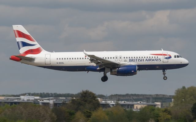 Airbus A320 (G-EUUL)