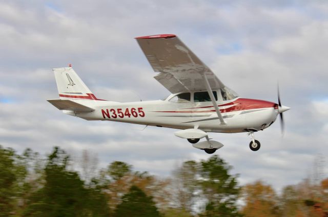 Cessna Skyhawk (N35465)