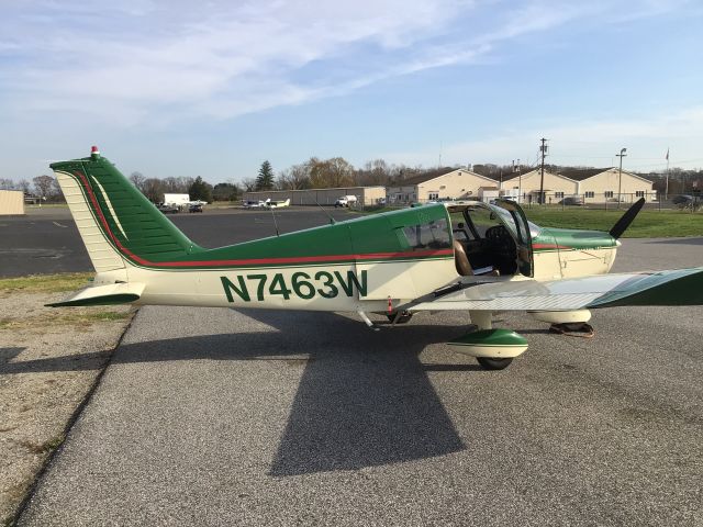 Piper Cherokee (N7463W) - @ KVAY FBO