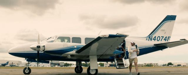 Piper Navajo (N4074F) - Madam Secretary