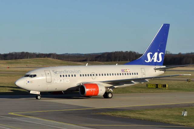 BOEING 737-600 (LN-RPB)