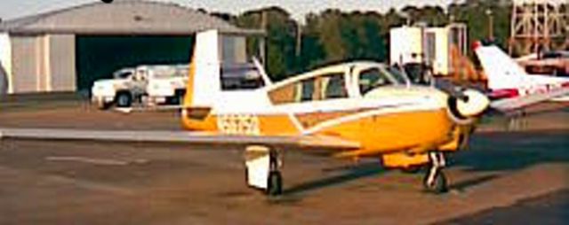 N5675Q — - On the ground at Natchez with door open on 10/3/08.