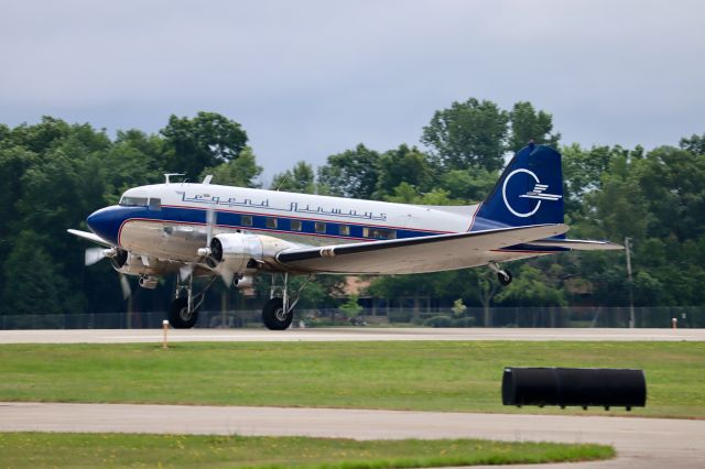 Douglas DC-3 (N25641)