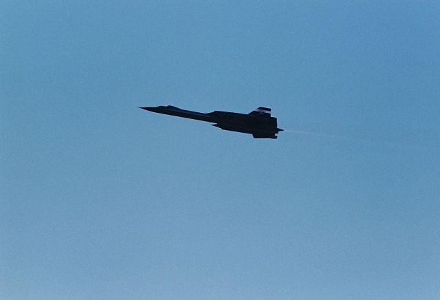 Lockheed Blackbird (NASA831) - NASA SR-71 climbing out after do a fly by at the USAF Edwards AFB Open House and Air Show 10-18-1997