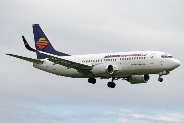 BOEING 737-300 (D-AHIG)