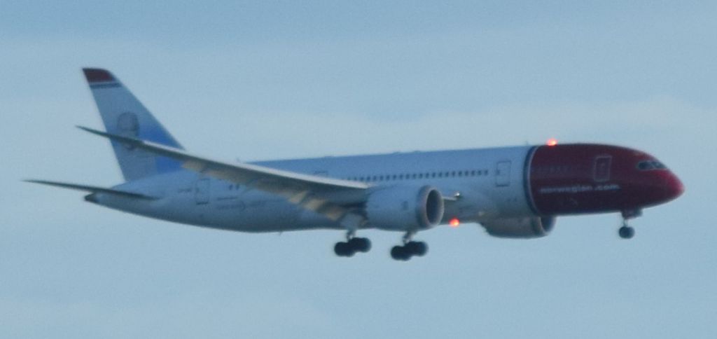 Boeing 787-8 —