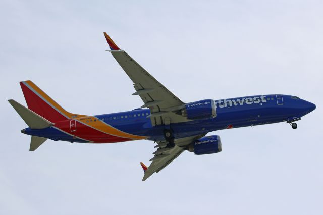 Boeing 737 MAX 8 (N8704Q) - SWA5325, N8704Q, a B38M departing RWY 24R for Chicago Midway Intl (KMDW) on 1 Oct 2018.