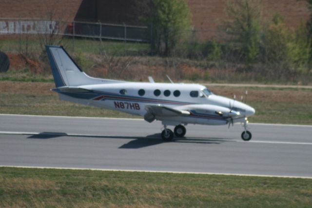 Beechcraft King Air 90 (N87HB)