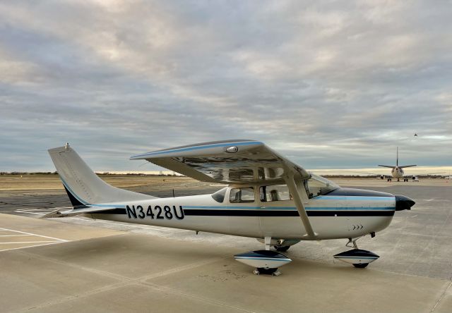 Cessna Skylane (N3428U)