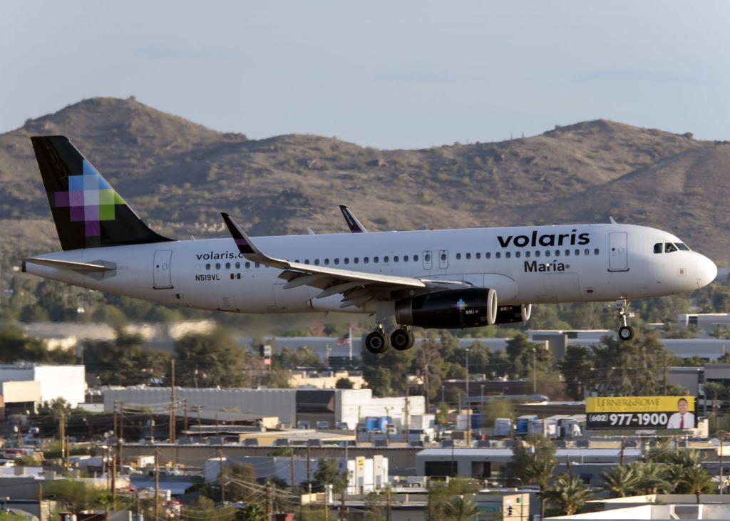 Airbus A320 (N519VL)