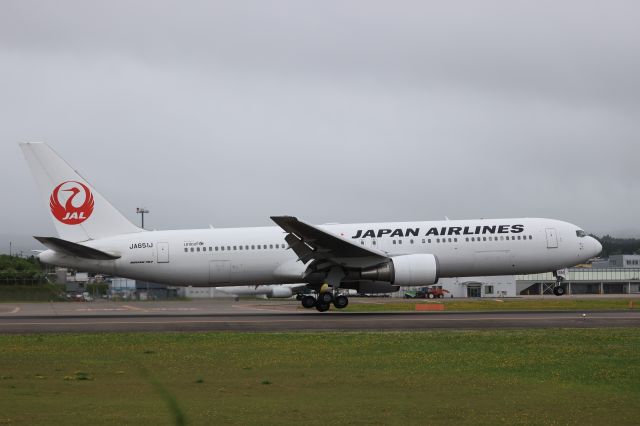 BOEING 767-300 (JA651J) - July 10th 2021:HND-HKD.