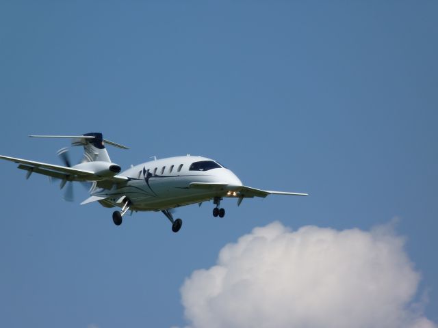 Piaggio P.180 Avanti (C-GFOX)