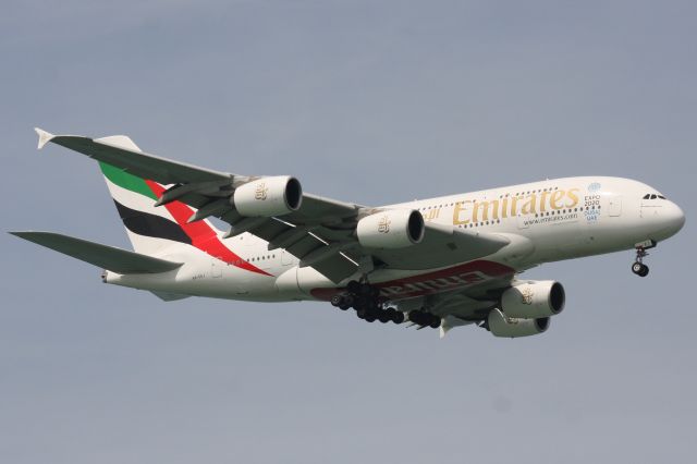 Airbus A380-800 (A6-EEJ)