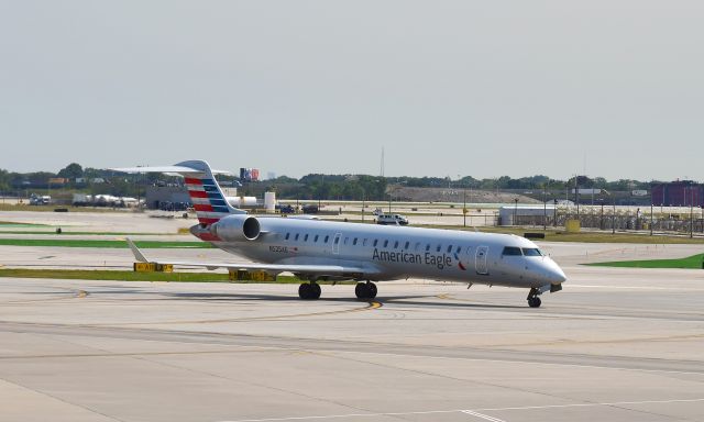 Canadair Regional Jet CRJ-700 (N525AE) - American Eagle Bombardier CRJ-702ER N525AE in Chicago 