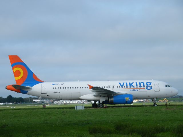 Airbus A320 (SX-SMT) - SX-SMT A320-231 CN 393 AT EINN 13/10/2011