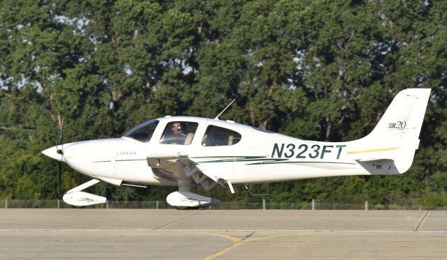 Cirrus SR-20 (N323FT)