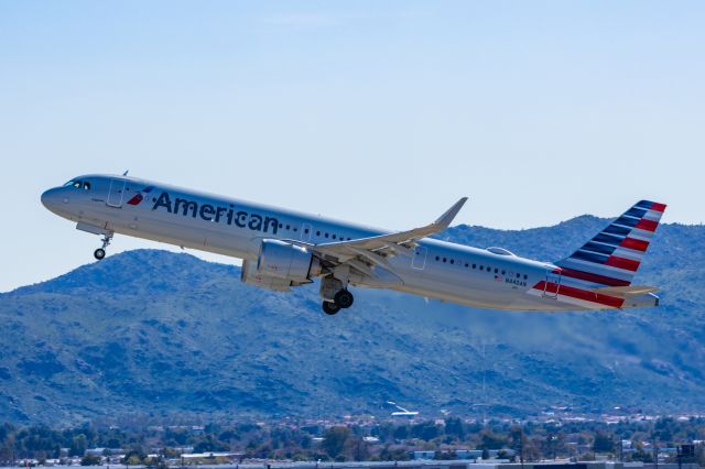 Airbus A321neo (N440AN) - An American Airlines A321 neo taking off from PHX on 2/16/23. Taken with a Canon R7 and Tamron 70-200 G2 lens.