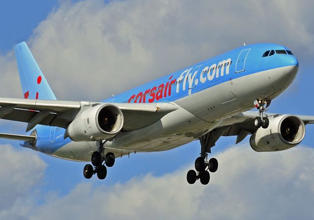 Airbus A330-200 —