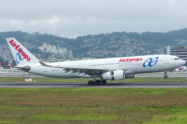 Airbus A330-200 (EC-LQO) - Air Europa - Airbus A330-243br /Registration: EC-LQObr /br /Madrid (MAD) / Sao Paulo (GRU)br /br /Foto tirada em: 10/12/2016br /Fotografia: Marcelo Luiz