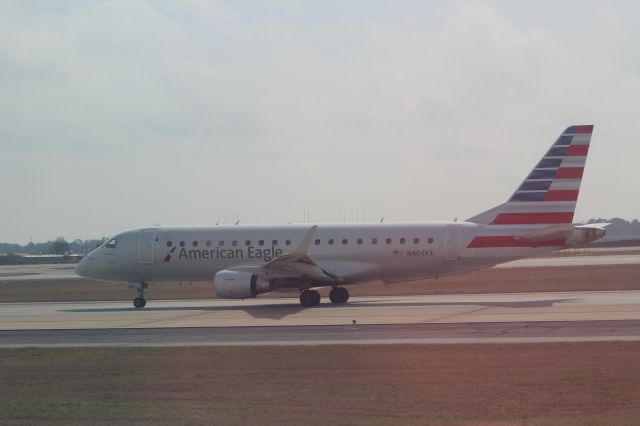 Embraer 175 (N404YX)
