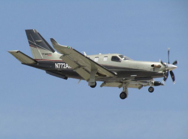 Socata TBM-700 (N772AM) - Landing RWY 20R