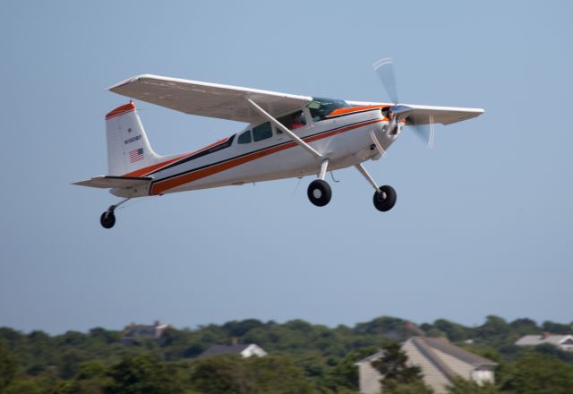 Cessna Skywagon 180 (N180BF)