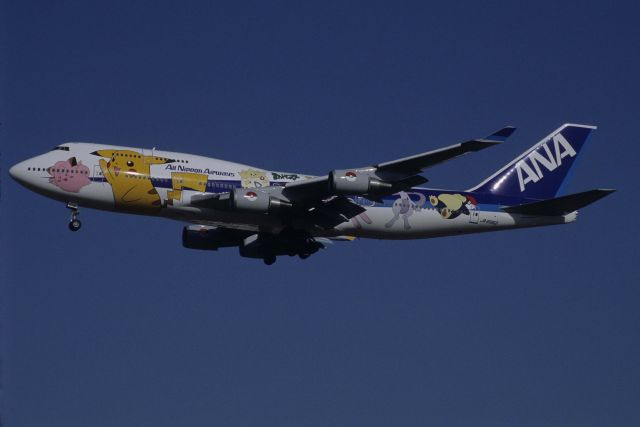Boeing 747-400 (JA8962) - Final Approach to Narita Intl Airport Rwy34L on 1999/02/25 " Inter Pokemon c/s "