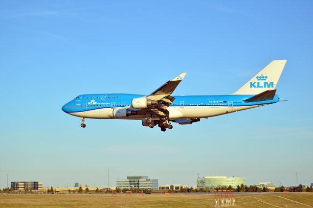 Boeing 747-400 (PH-BFV)