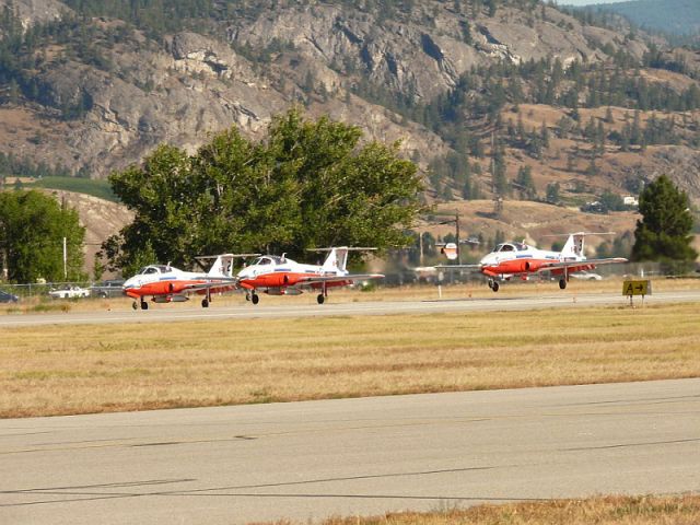 SNOWBIRDS — - PENTICTON REGIONAL AIRPORT CYYF CANADA - CANADIAN FORCES SNOWBIRDS