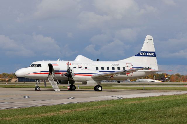 CONVAIR CV-580 (C-FNRC) - This Convair CV-580 is operated by the National Research Council Canada. I caught Research-zero-nine (RSRCH09) on the ramp at Atlantic Aviation before it departed for KBAK - Columbus Municipal Airport (KBAK) this afternoon (2 Nov 2021). This aircraft was built in 1957 as a CV-440-3, converted to a CV-580 in 1965, and acquired by the Canadian government in 1973 as part of the airborne research laboratory fleet. 