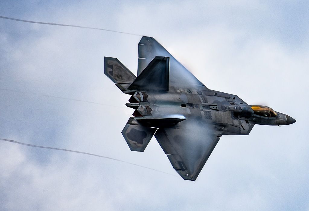 Lockheed F-22 Raptor — - F22 raptor demo team doing its high speed pass at the 2018 vectren dayton airshow.