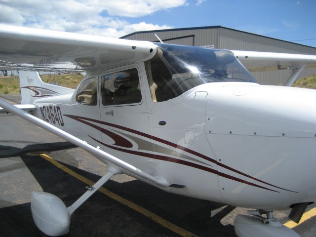 Cessna Skyhawk (N2464D)