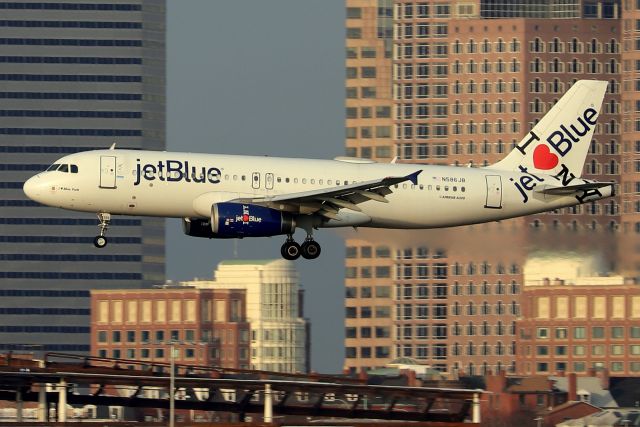 Airbus A320 (N586JB) - 'I Love Blue York' landing on 15R