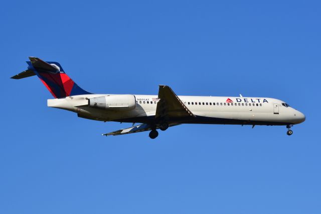 Boeing 717-200 (N891AT) - on final at KCLT - 10/24/18