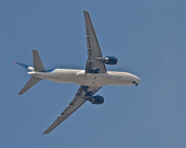 Boeing 777-200 (N776AM) - ON FINALS INTO MMMX