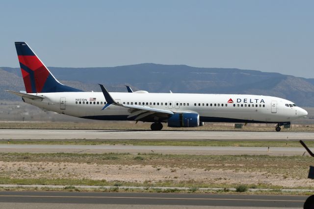 Boeing 737-900 (N851DN)