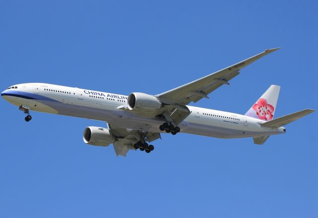 Boeing 777-200 (B-18001)