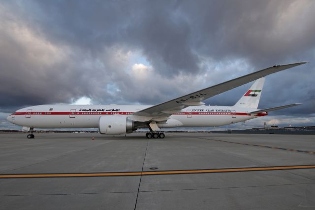 BOEING 777-300ER (A6-SIL) - A Boeing 777-35R from the United Arab Emirates seen on Pad-3 on 8 Nov 2019.